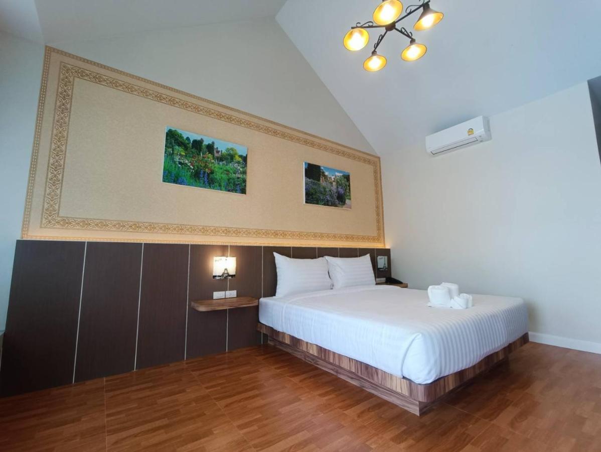 English Resotel : อิงลิช รีโซเทล Nakhon Si Thammarat Extérieur photo